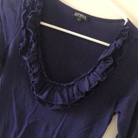 Ruffle detail top - Picture 2 of 3